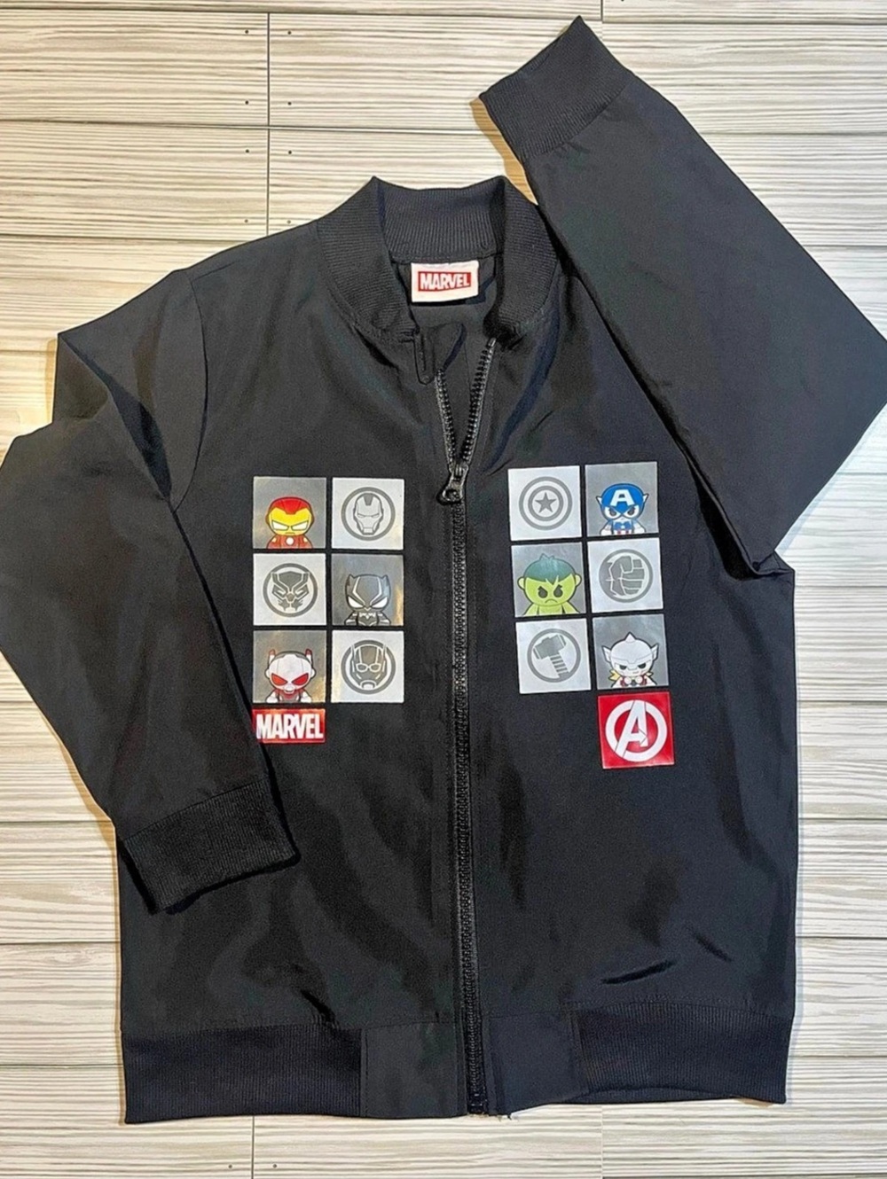 Marvel Avengers Black Jacket Boys Size 7 Like New